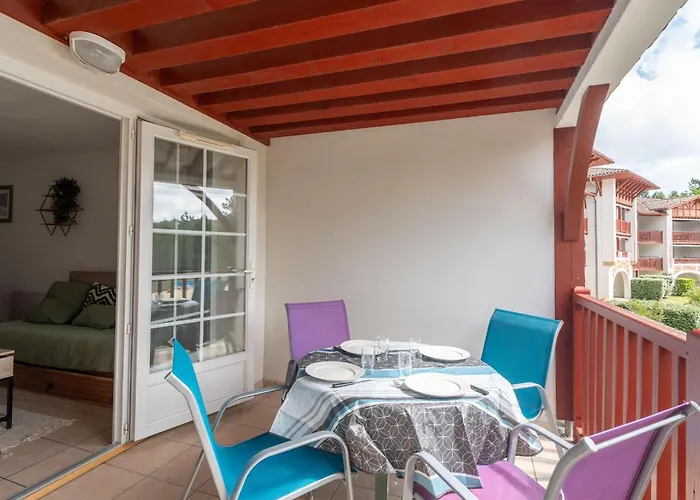 Appartement Avec Balcon Et Piscine - Golf De - 4 Pers - Fr-1-319-616 *