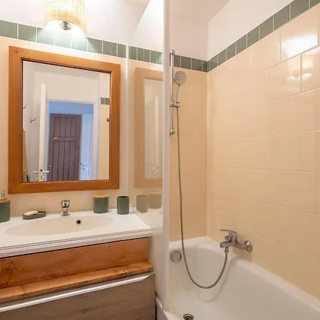 Apartment Avec Balcon Et Piscine - Golf De - 4 Pers *